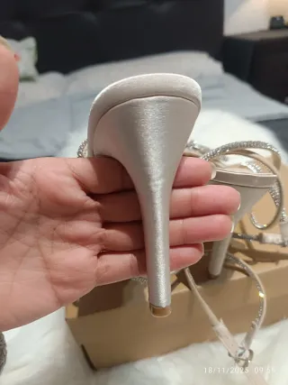 Zapatos de tacón beige talla 38