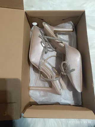 Zapatos de tacón beige talla 38