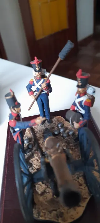 Figuras plomo antiguo, 2 baterías Guerras Carlista