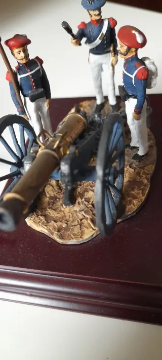 Figuras plomo antiguo, 2 baterías Guerras Carlista