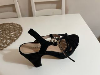 Zapatos de tacón negros