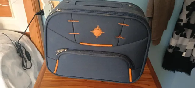 Neceser de viaje azul y naranja