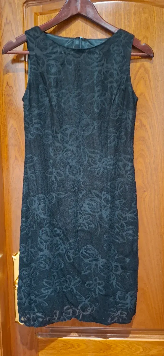 Vestido negro midi floral