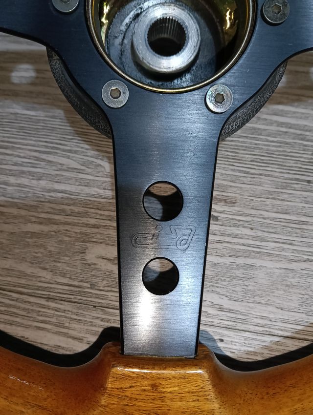 Volante Madera + Piña