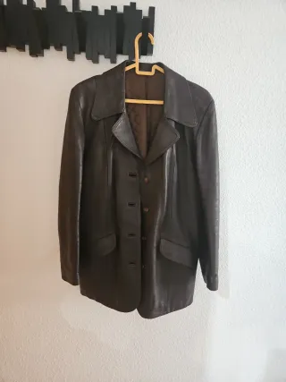 Cazadora de piel mujer burdeos