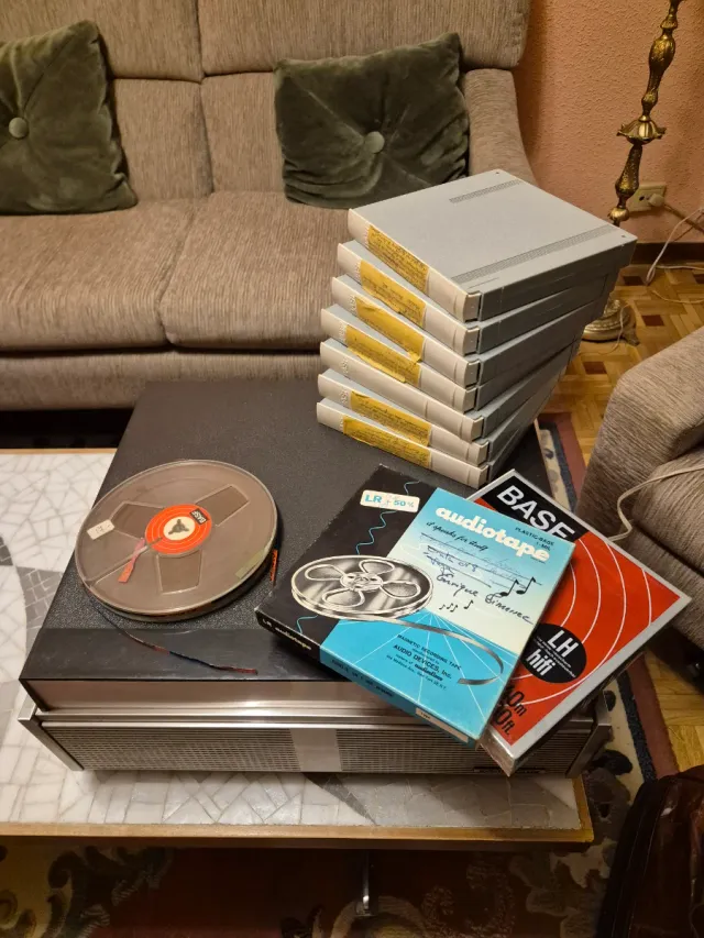 Magnetófono TK 247 Deluxe BASF