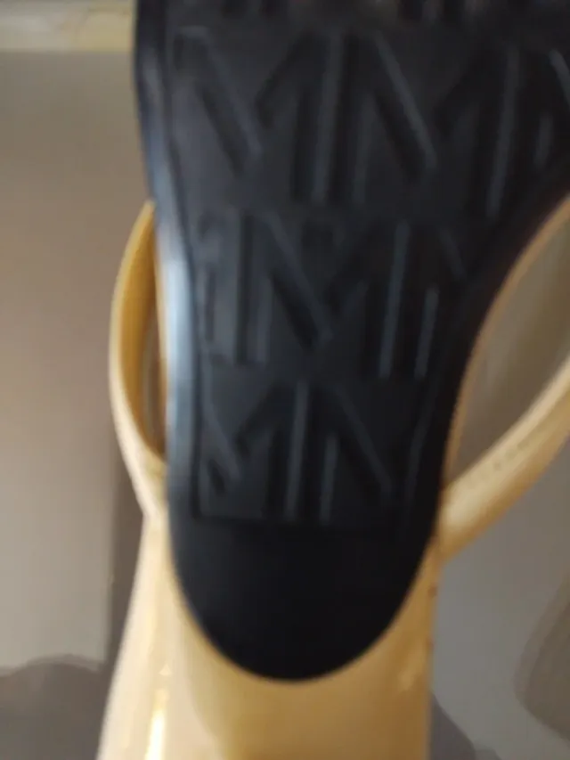 Sandalias Beige Cuadradas