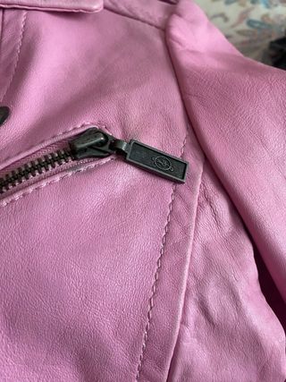 Cazadora polipiel Stradivarius rosa