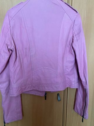 Cazadora polipiel Stradivarius rosa