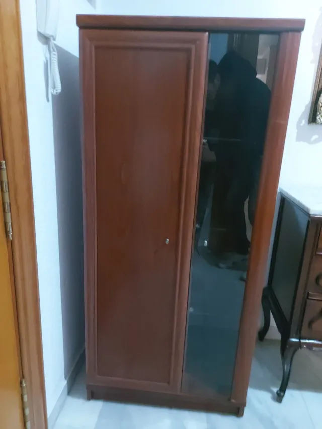 Mueble de salón madera y cristal