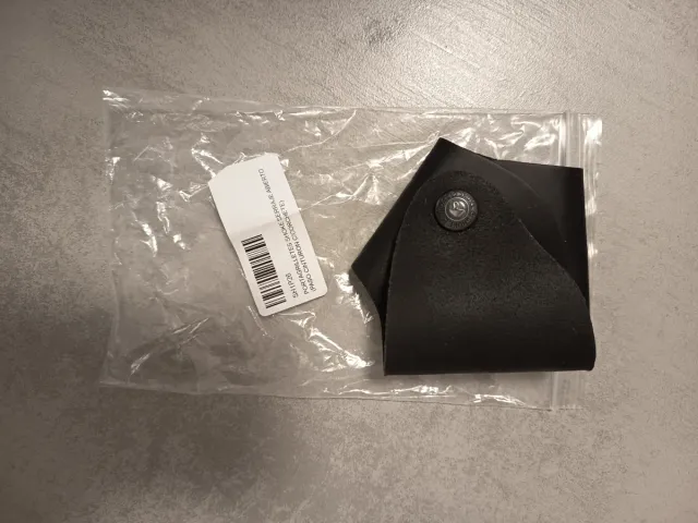 Porta grilletes serraje abierto