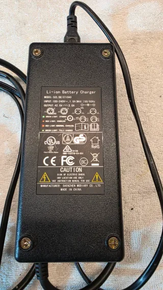 Cargador Batería Li-ion 42V 2A