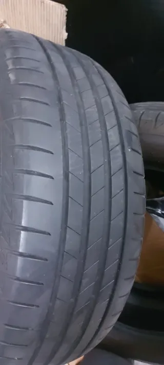 Neumático 225/50 R18 99W