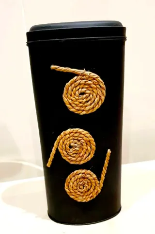 Vaso decorativo nero e marrone