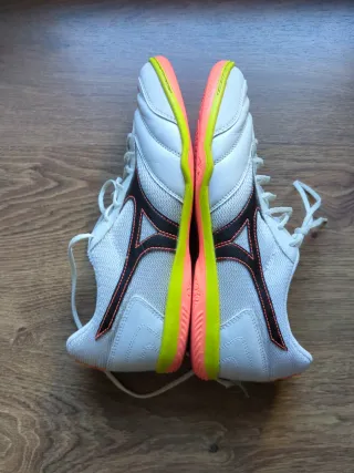 Zapatillas Fútbol Sala Mizuno Blancas y Amarillas
