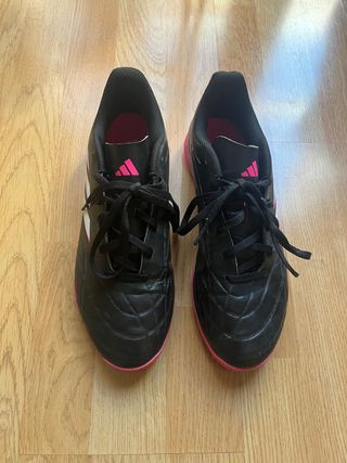 Zapatillas Fútbol Sala Adidas Negras y Rosas