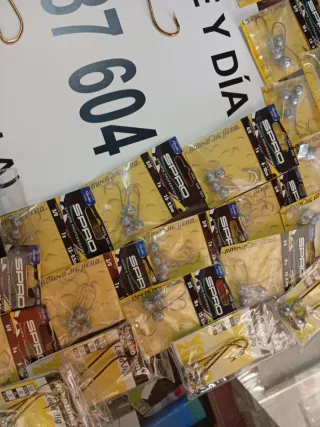 Paquetes de anzuelos plomados para pesca