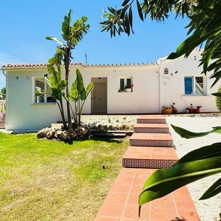 Chalet en alquiler en El Faro de Calaburra - Chaparral en Mijas