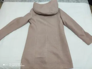 Abrigo rosa Only con capucha