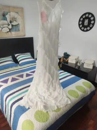 Vestido largo blanco con volantes