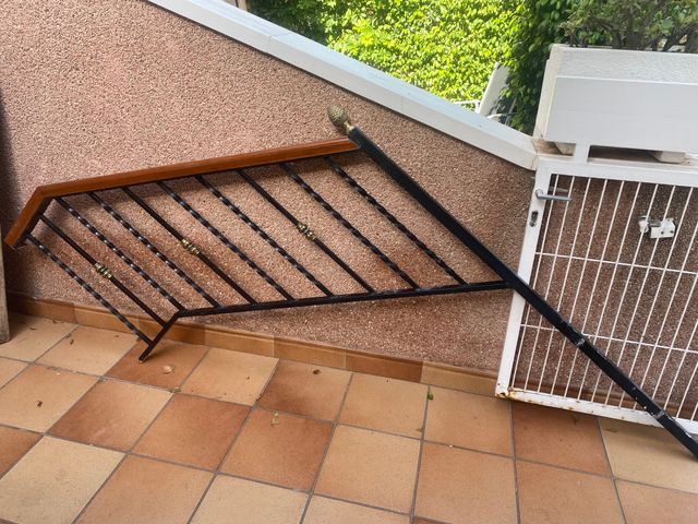 Barandillas de hierro y madera (2 unidades)