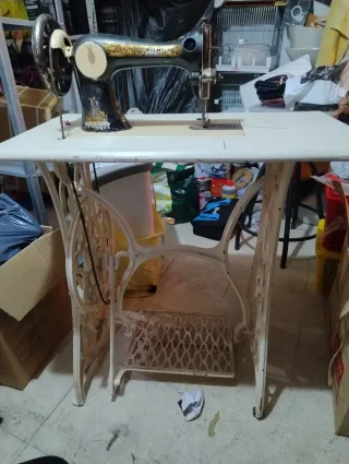 Máquina de coser antigua