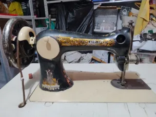 Máquina de coser antigua