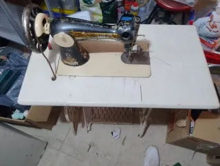 Máquina de coser antigua