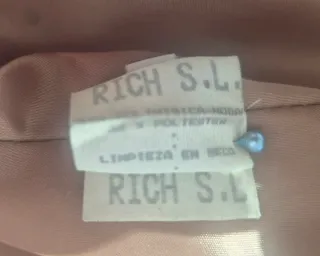 Gabardina Beige con Detalles Marrones