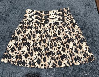 Falda plisada animal print