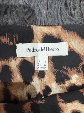 Falda plisada animal print