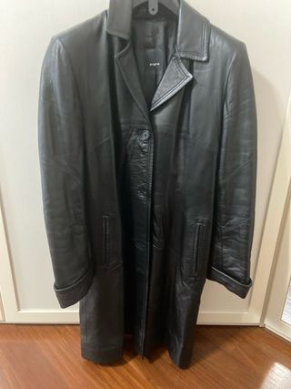 Cappotto in pelle nera
