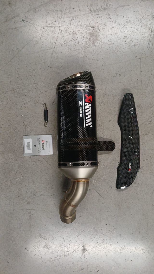 ESCAPE KAWASAKI Z900 AKRAPOVIC