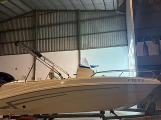 Barca Am Yatch 480 2021. Impoluta