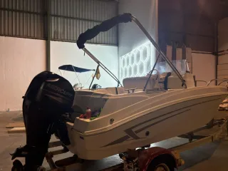 Barca Am Yatch 480 2021. Impoluta