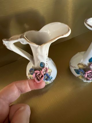 Pareja mini jarras porcelana antiguas flores