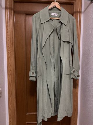 Gabardina Mango verde claro