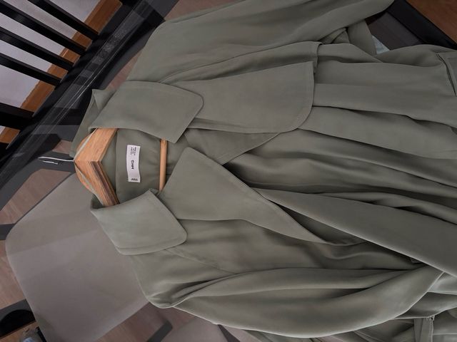 Gabardina Mango verde claro