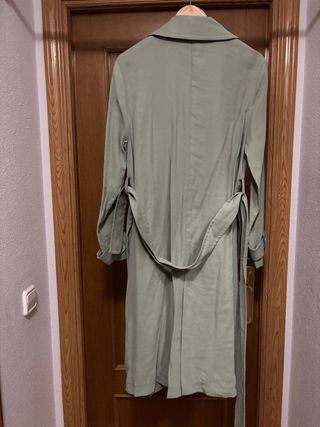 Gabardina Mango verde claro