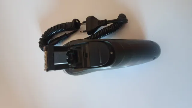 Máquina de afeitar Philips azul y negra