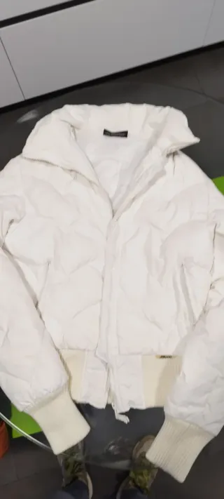 Bomber blanca acolchada