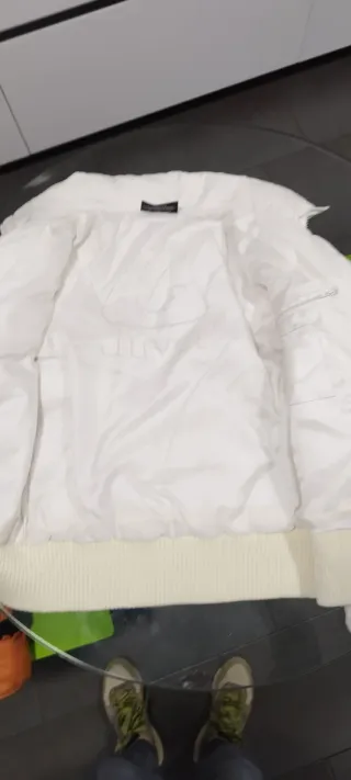 Bomber blanca acolchada