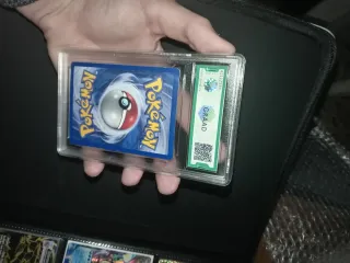 Carte Pokémon EX, V, VMAX e Mega