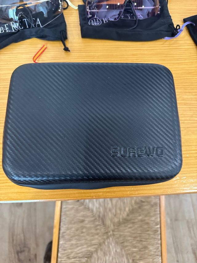Lote de gafas de tiro Beretta,funda y maletín