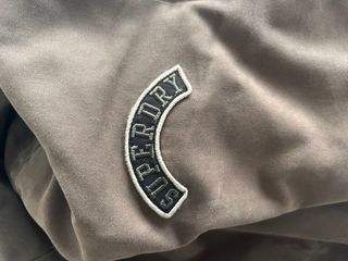 Abrigo Superdry verde militar con capucha