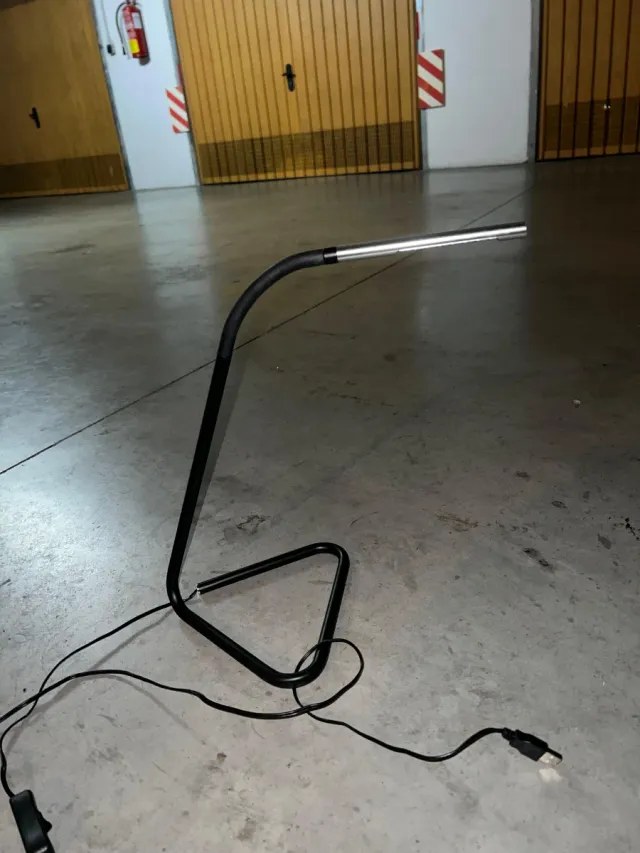 Lámpara LED USB Negra y Plateada