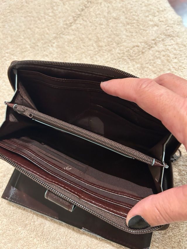 Cartera de piel unisex marrón oscuro