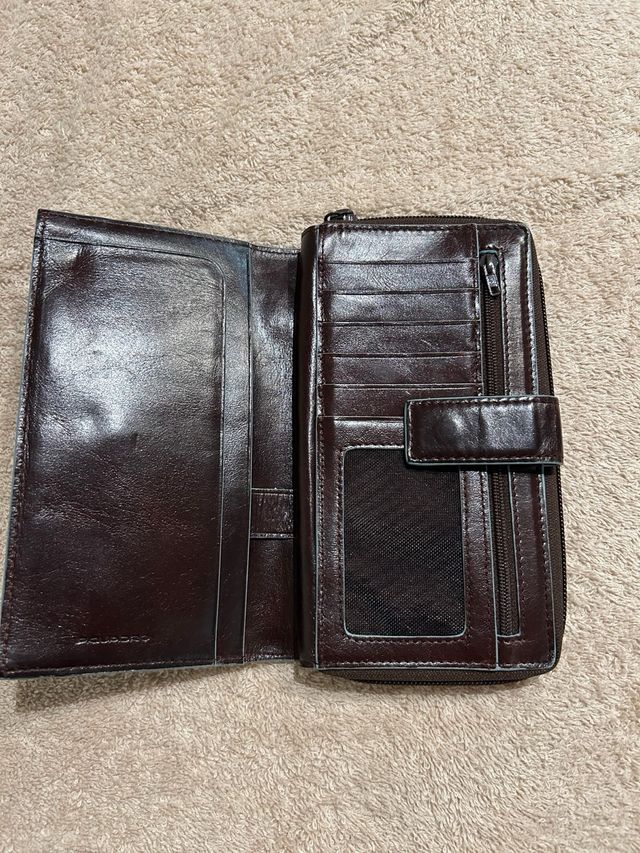 Cartera de piel unisex marrón oscuro