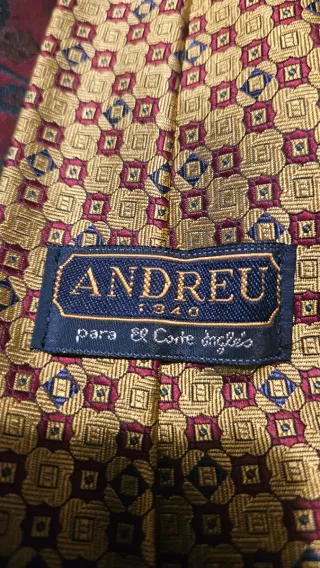 LOTE VINTAGE (38) Corbatas de Seda Alta Calidad.