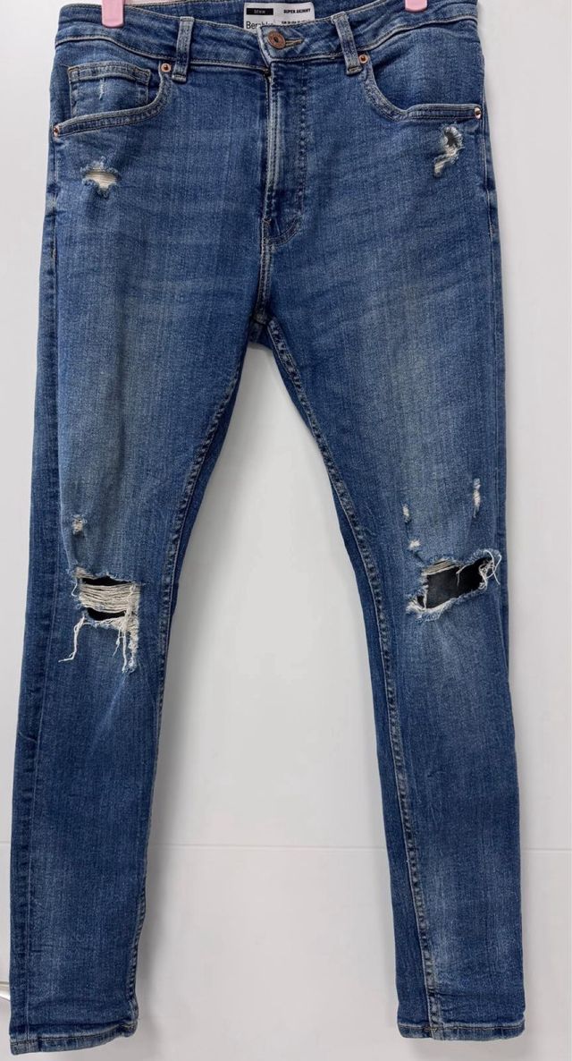 Pantalón vaquero Bershka azul desgastado